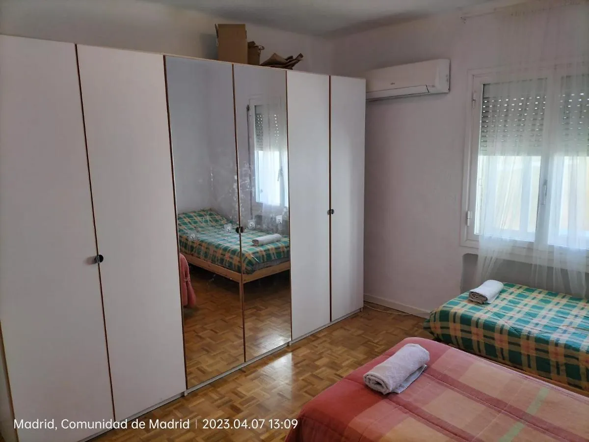 Habitaciones En Piso Con Bano Y Cocina Compartido Madrid 0*,