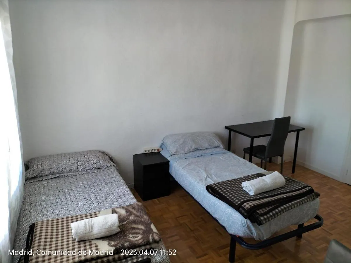 Homestay szállás Habitaciones En Piso Con Bano Y Cocina Compartido Madrid